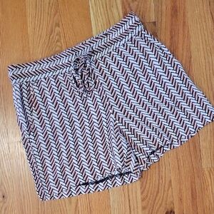 LOFT Black and White Chevron Athletic Shorts